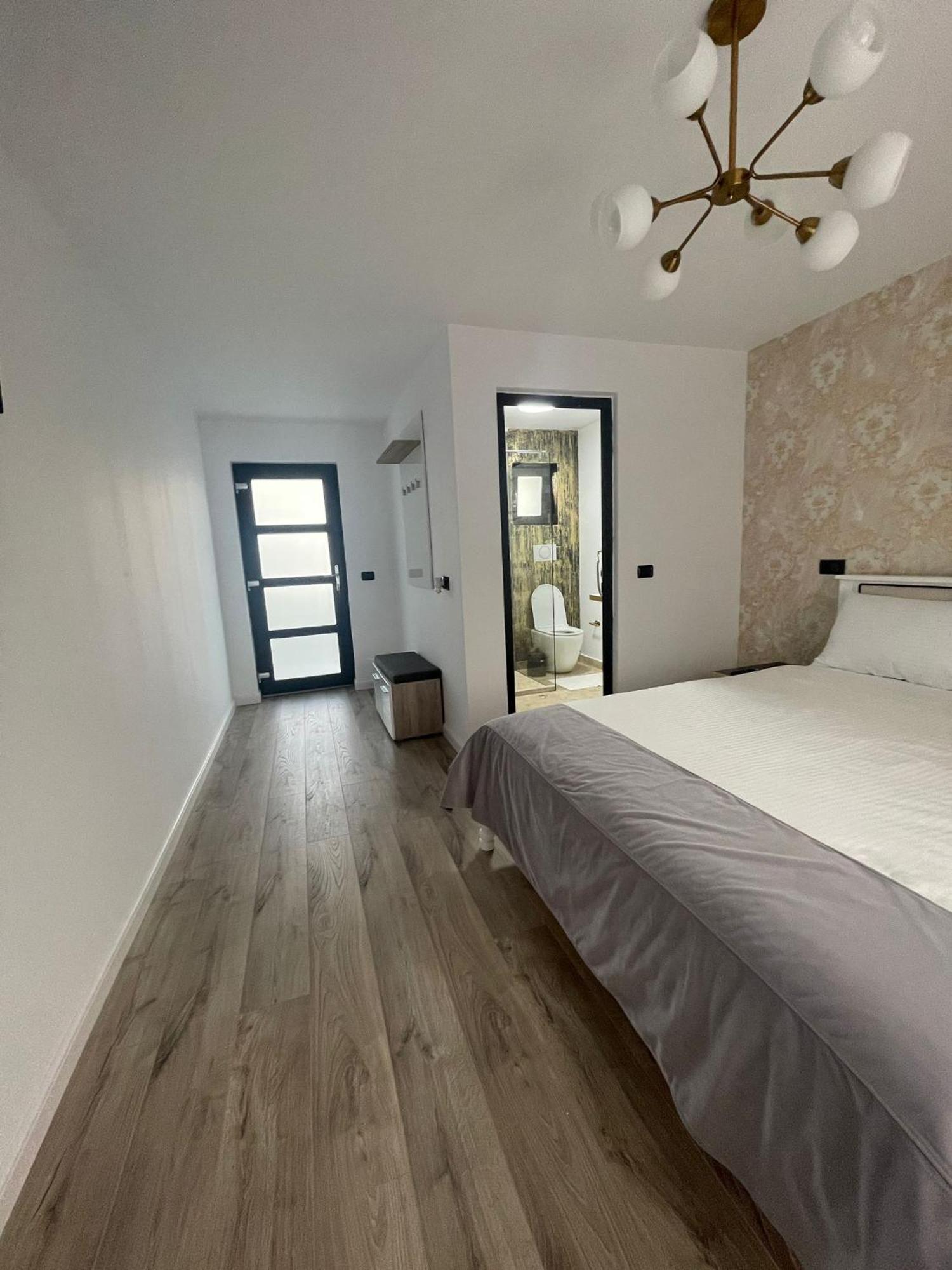 Cataleya House Otel Oesti-Paminteni Dış mekan fotoğraf